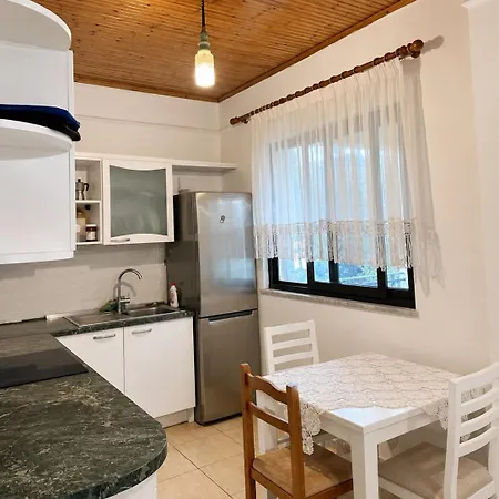 Villa Wild Pines Sea House Golem (Tirana)